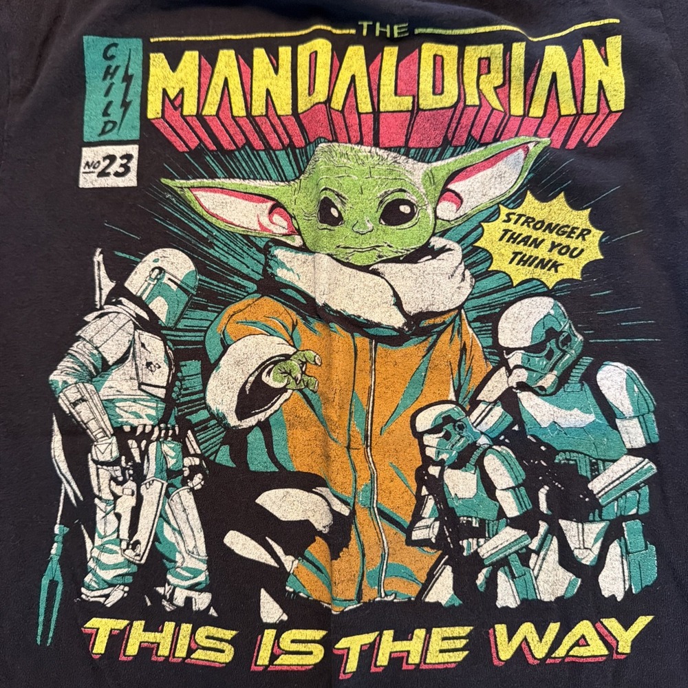 Star Wars Mandalorian Grogu Baby Yoda Black Graphic T-Shirt Size Small